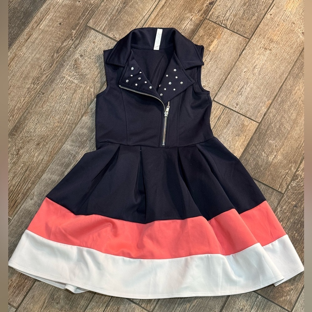 Dress​​ - Picture 8 of 8